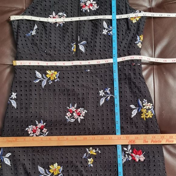 Ann Taylor Floral Embroidered Eyelet Sheath Dress Black Women's Size 4 Petite - Picture 14 of 15